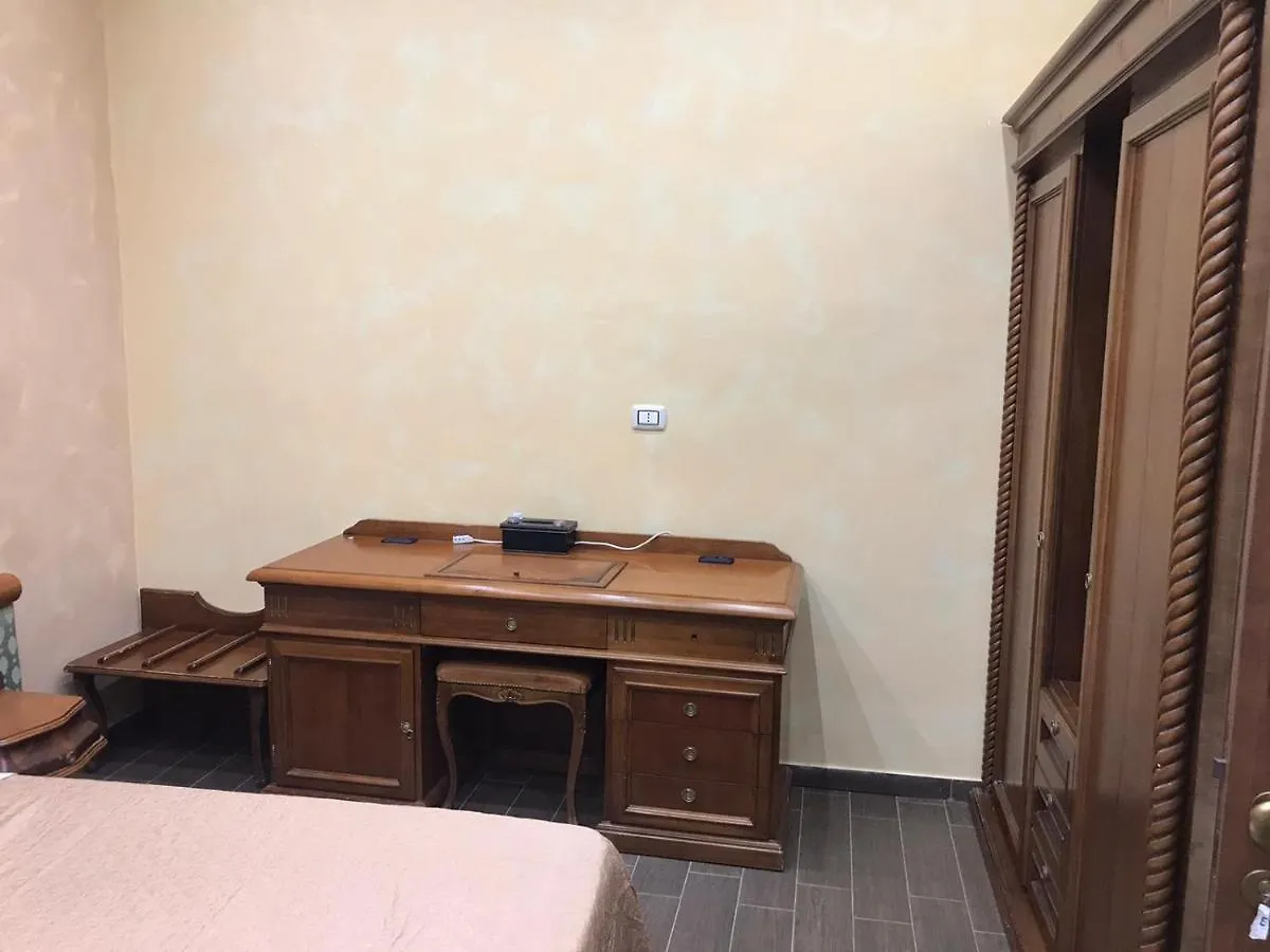 La Casa Di Romi Panzió Catania-Fontanarossai nemzetközi repülőtér